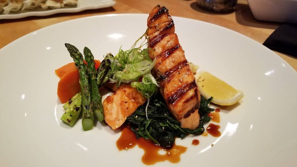 Zushi Japanese Bistro | restaurant | 4540 Main St, Virginia Beach, VA 23462, USA | 7573211495 OR +1 757-321-1495