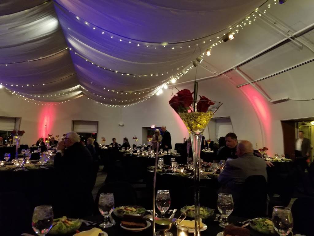 Champions Run | restaurant | 13800 Eagle Run Dr, Omaha, NE 68164, USA | 4024988900 OR +1 402-498-8900