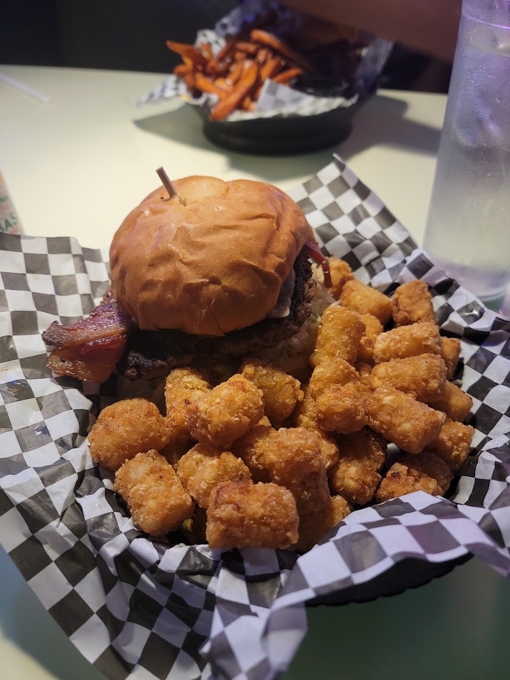 Corvette Diner | restaurant | 2965 Historic Decatur Rd, San Diego, CA 92106, USA | 6195421476 OR +1 619-542-1476