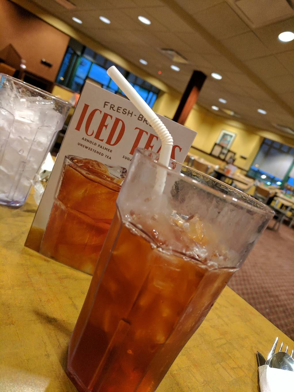 Eatn Park | restaurant | 2057 Wal Mart Dr NE, Warren, OH 44483, USA | 3303726610 OR +1 330-372-6610