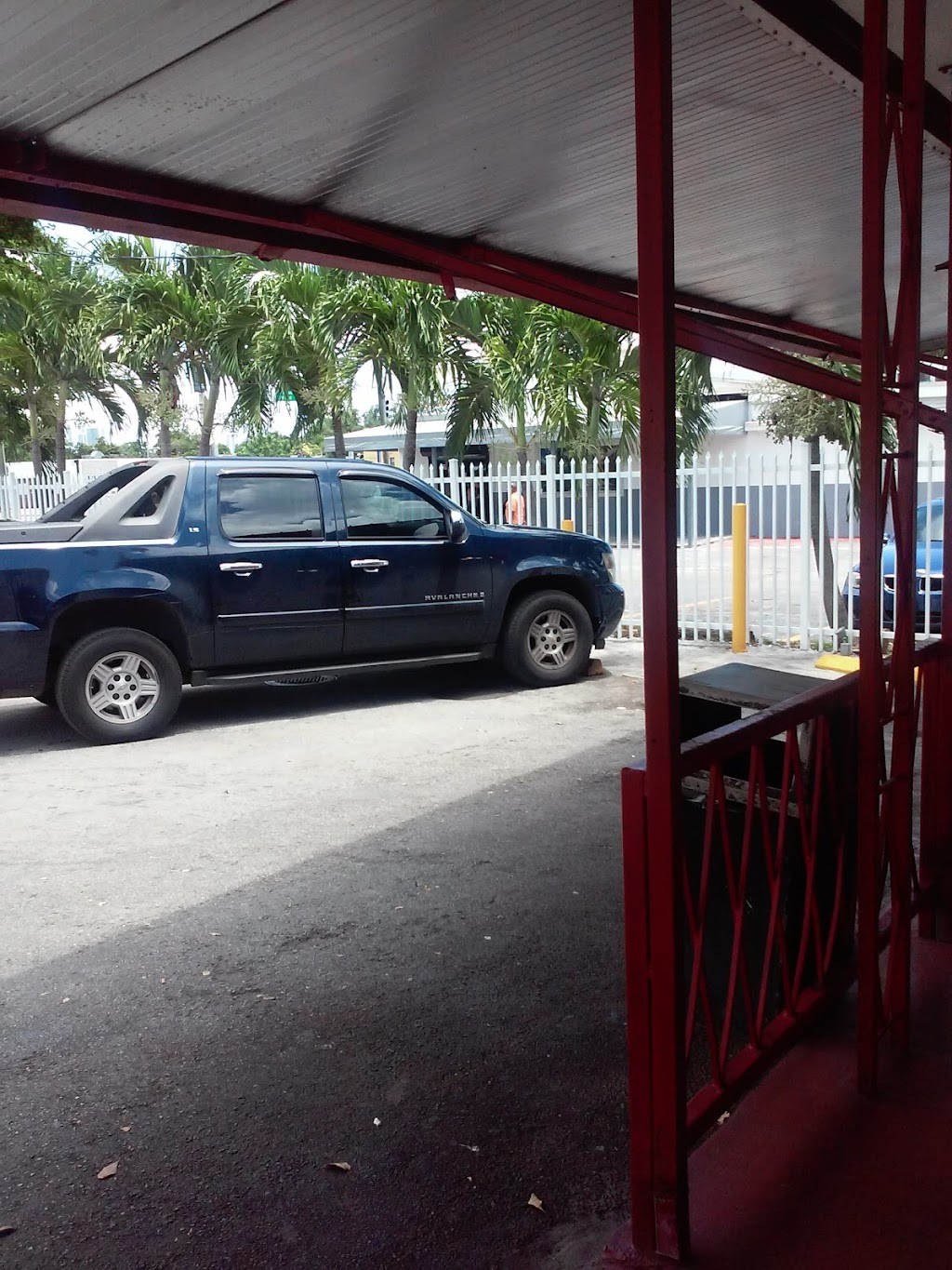 Mejor Pan Con Lechon | restaurant | 2928 NW 17th Ave, Miami, FL 33142, USA | 3056350137 OR +1 305-635-0137