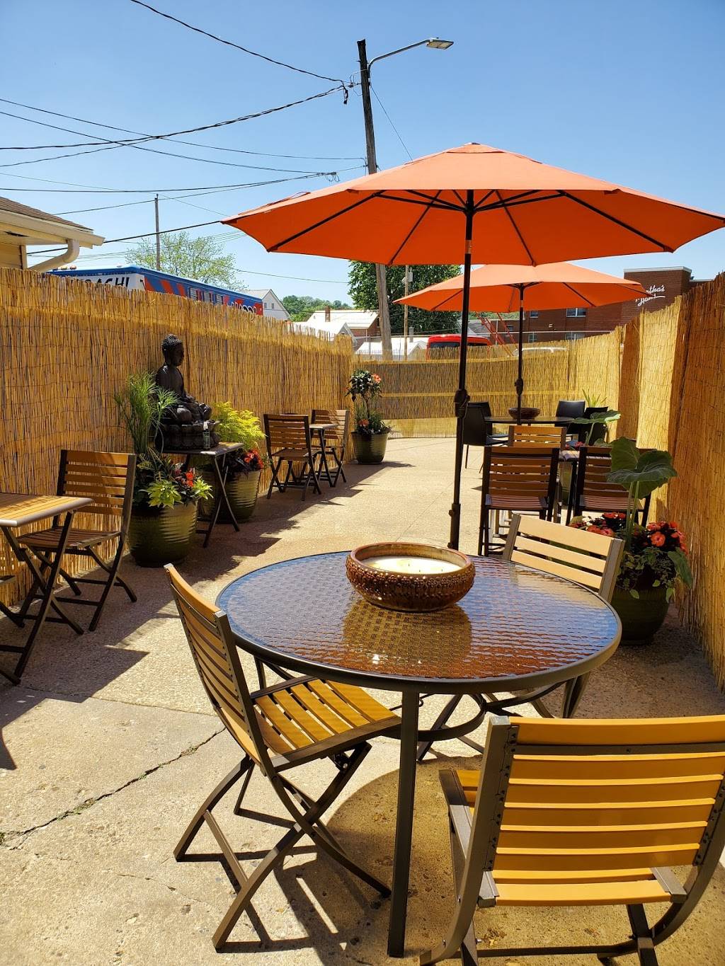 Petes Thai Kitchen | restaurant | 609 E 22nd St, Dubuque, IA 52001, USA | 5635822816 OR +1 563-582-2816