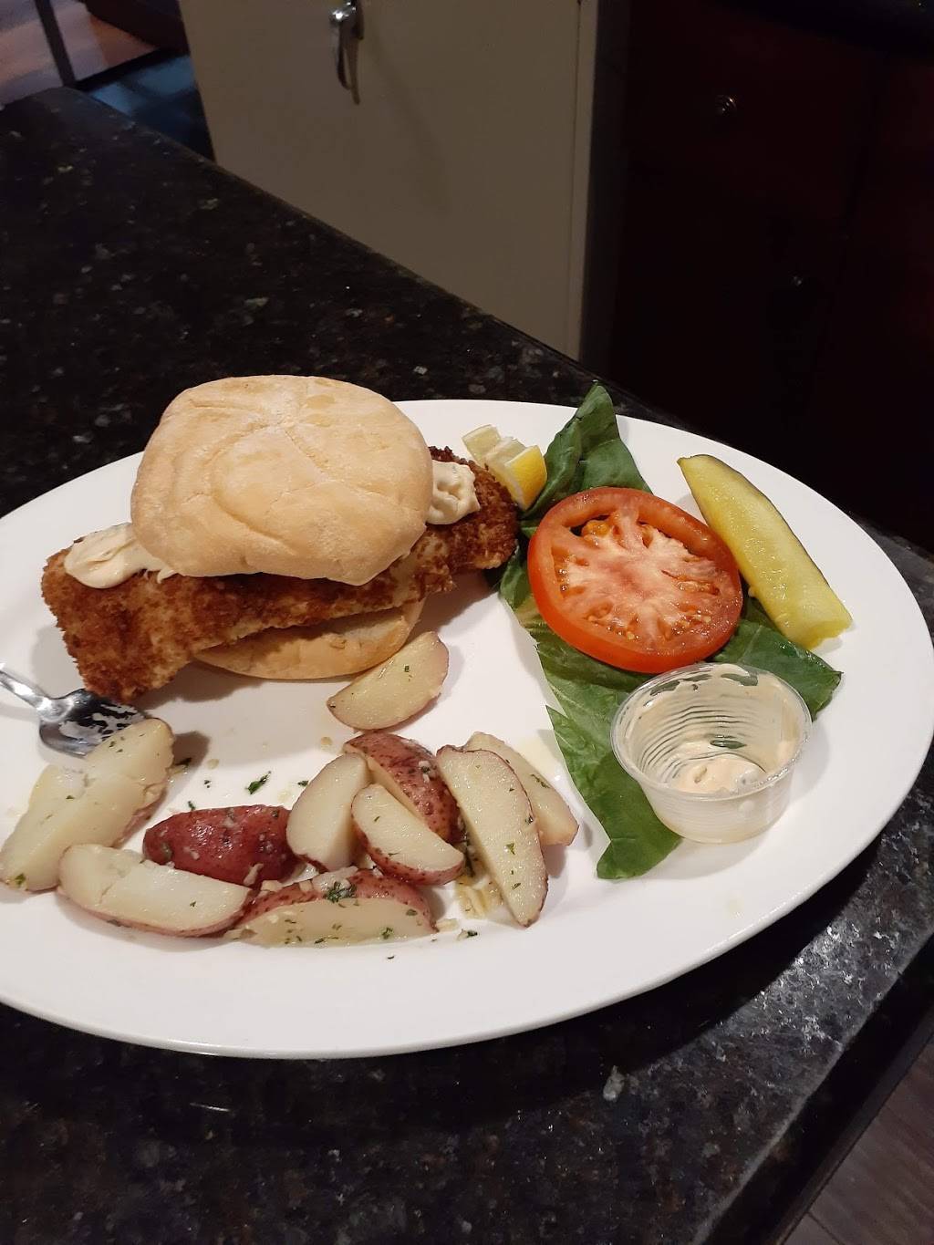 Canopy Mediterranean Grill | restaurant | 10660 Carnegie Ave, Cleveland, OH 44106, USA | 2164562684 OR +1 216-456-2684