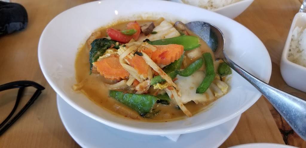 Thanida Thai Restaurant | restaurant | 835 N Royal St, Alexandria, VA 22314, USA | 7035356622 OR +1 703-535-6622