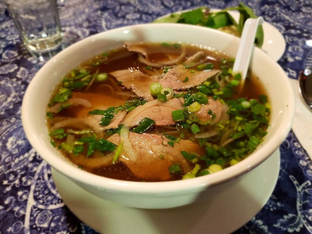 Les Pho | restaurant | W63N146 Washington Ave, Cedarburg, WI 53012, USA | 2622048169 OR +1 262-204-8169