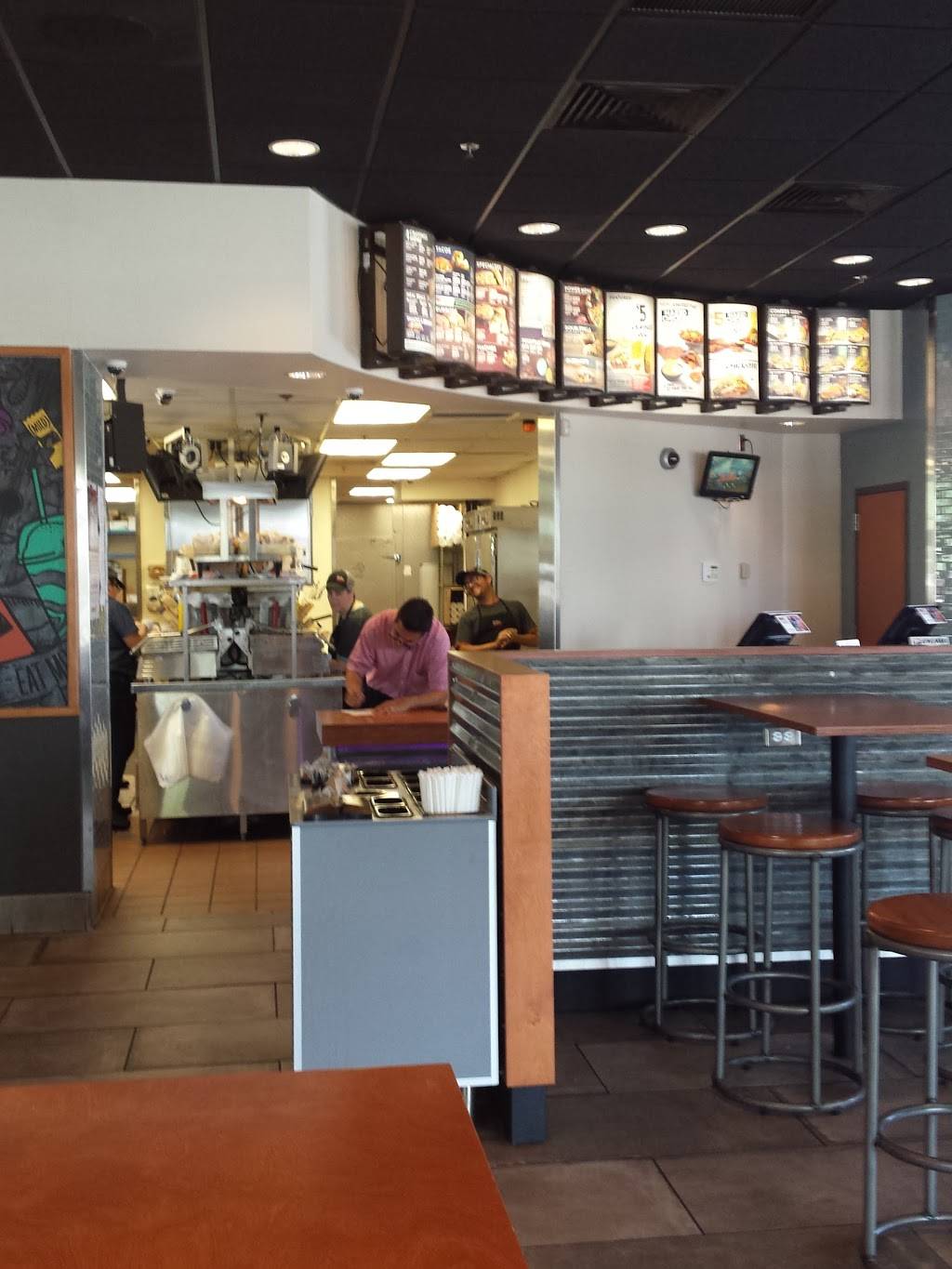 Taco Bell | meal takeaway | 7233 S 51st Ave, Laveen Village, AZ 85339, USA | 6022373457 OR +1 602-237-3457