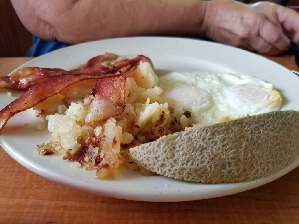 City Limits Restaurant | restaurant | 3038 McCartney Rd, Youngstown, OH 44505, USA | 3307464026 OR +1 330-746-4026