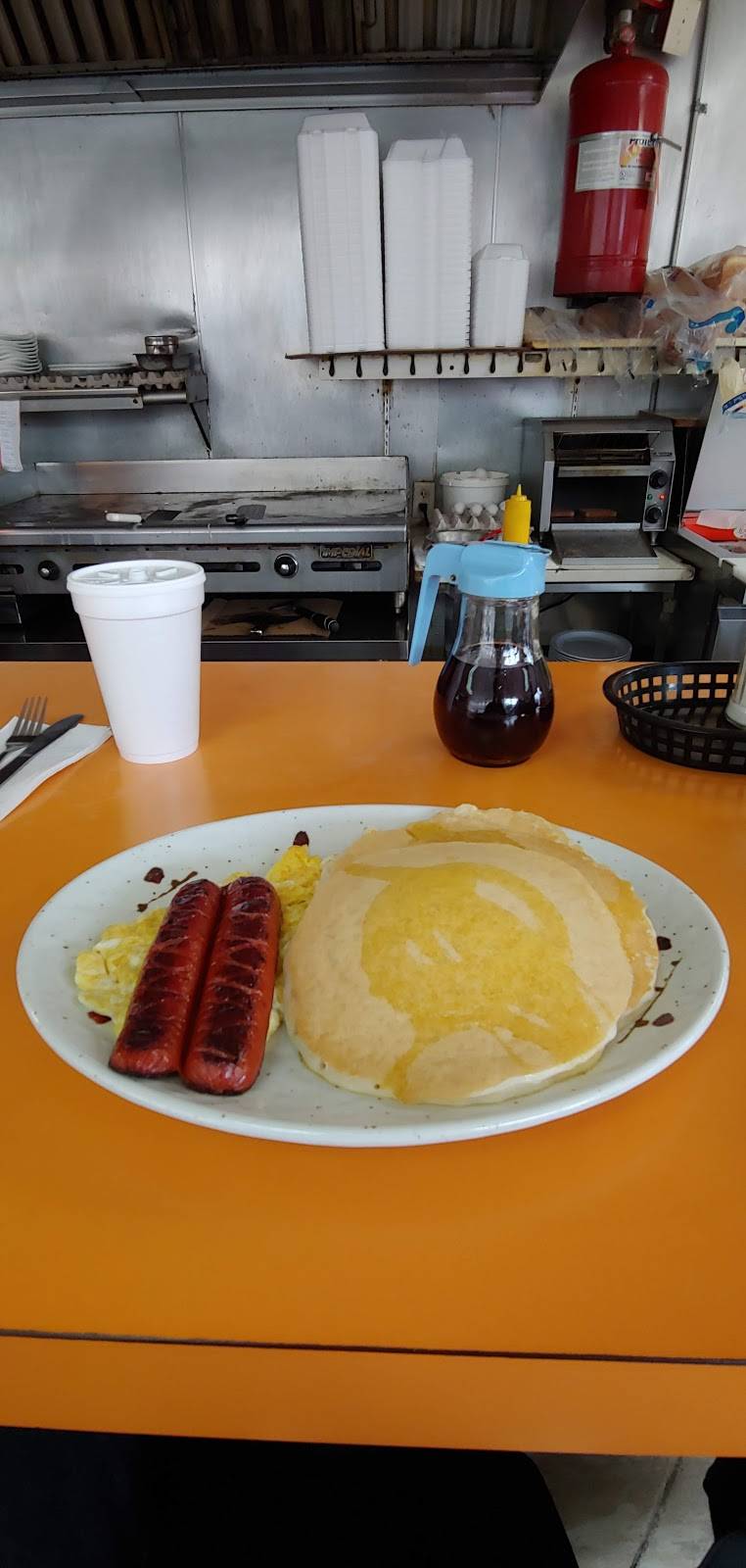 Camden Seafood | restaurant | 501 Market St, Camden, NJ 08102, USA | 8569664016 OR +1 856-966-4016