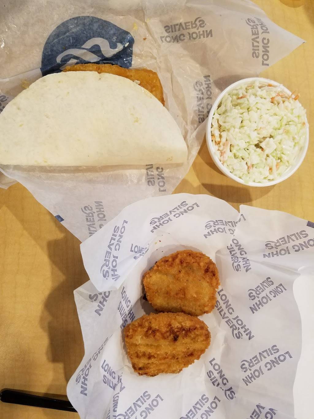 Long John Silvers | restaurant | 3055 Henry St, Muskegon, MI 49441, USA | 2317331760 OR +1 231-733-1760