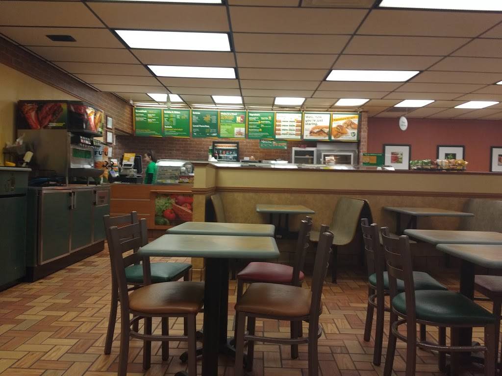Subway | restaurant | 804 S Huntington St, Syracuse, IN 46567, USA | 5744575700 OR +1 574-457-5700