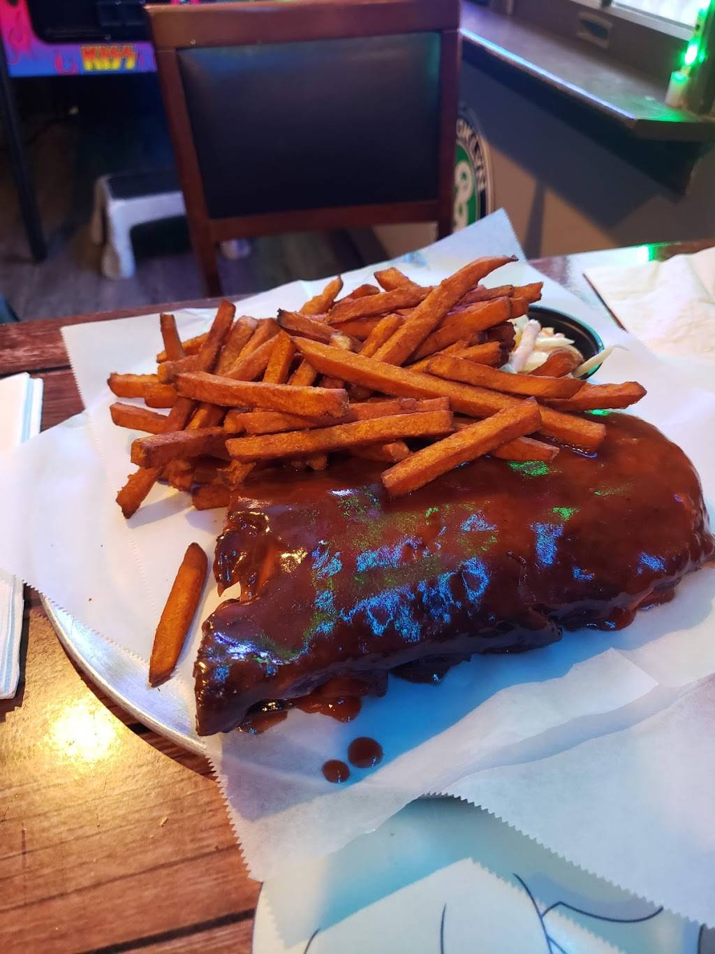 Roosters Wings & Brew | restaurant | 1 Baker St, Mohegan Lake, NY 10547, USA | 9147431797 OR +1 914-743-1797