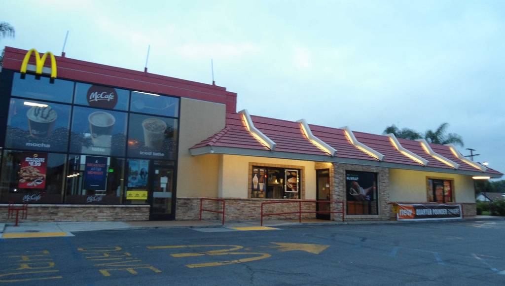 McDonalds | cafe | 22030 Roscoe Blvd, Canoga Park, CA 91304, USA | 8183464284 OR +1 818-346-4284