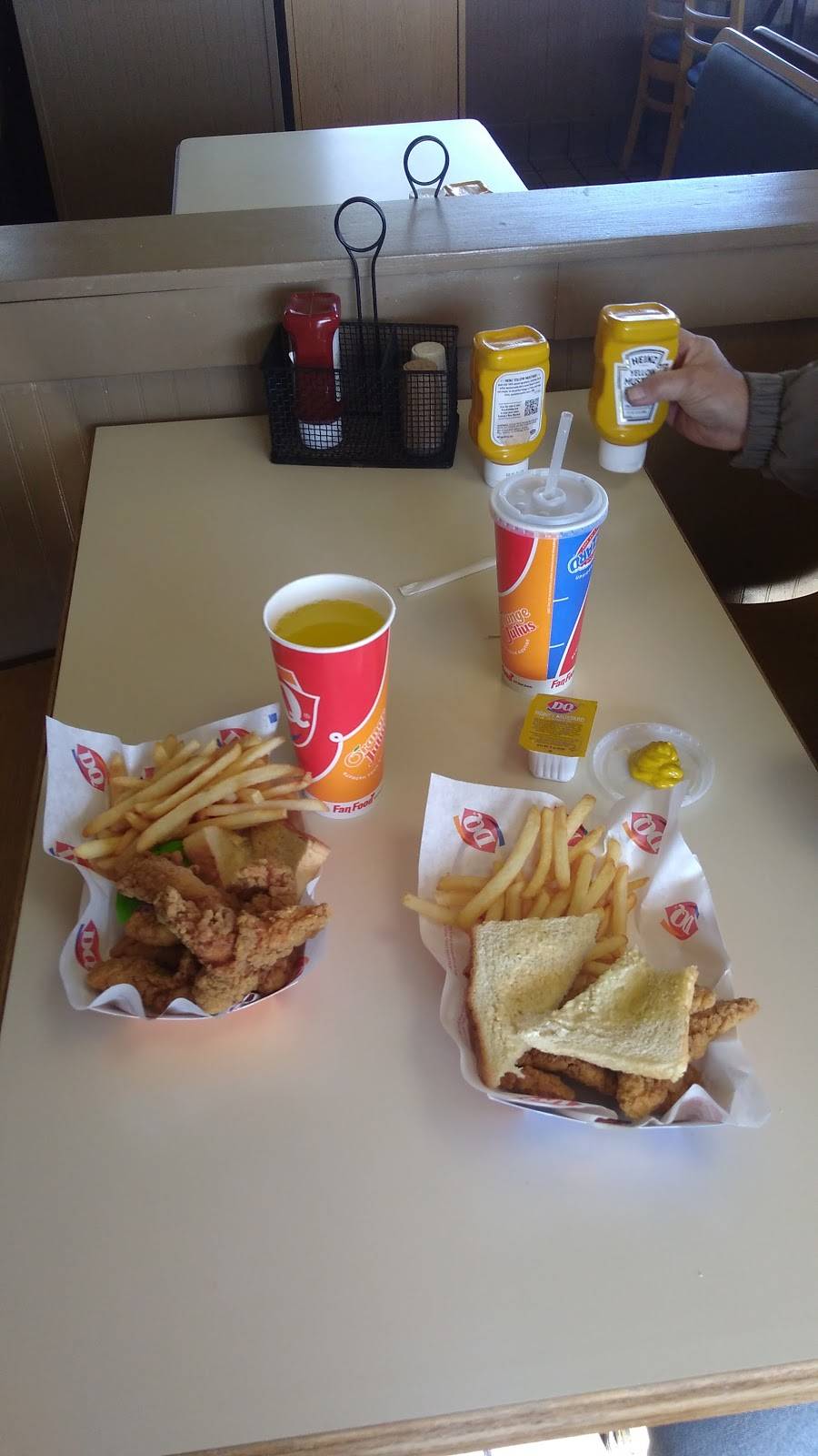 Dairy Queen | restaurant | 621 N Madison St, Chilton, WI 53014, USA | 9208499379 OR +1 920-849-9379