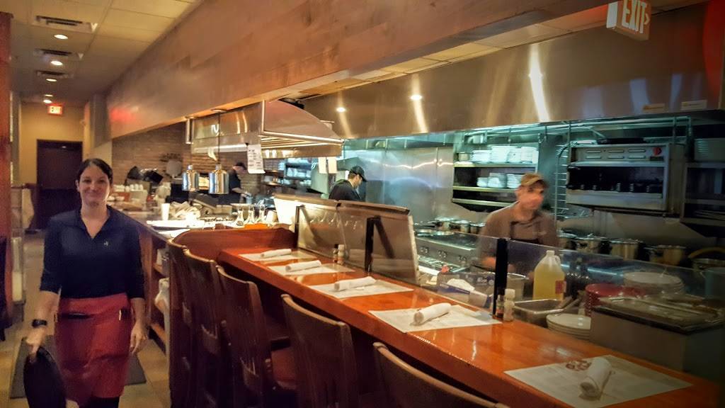 Carrabbas Italian Grill | restaurant | 7620 N Wickham Rd, Melbourne, FL 32940, USA | 3212530991 OR +1 321-253-0991