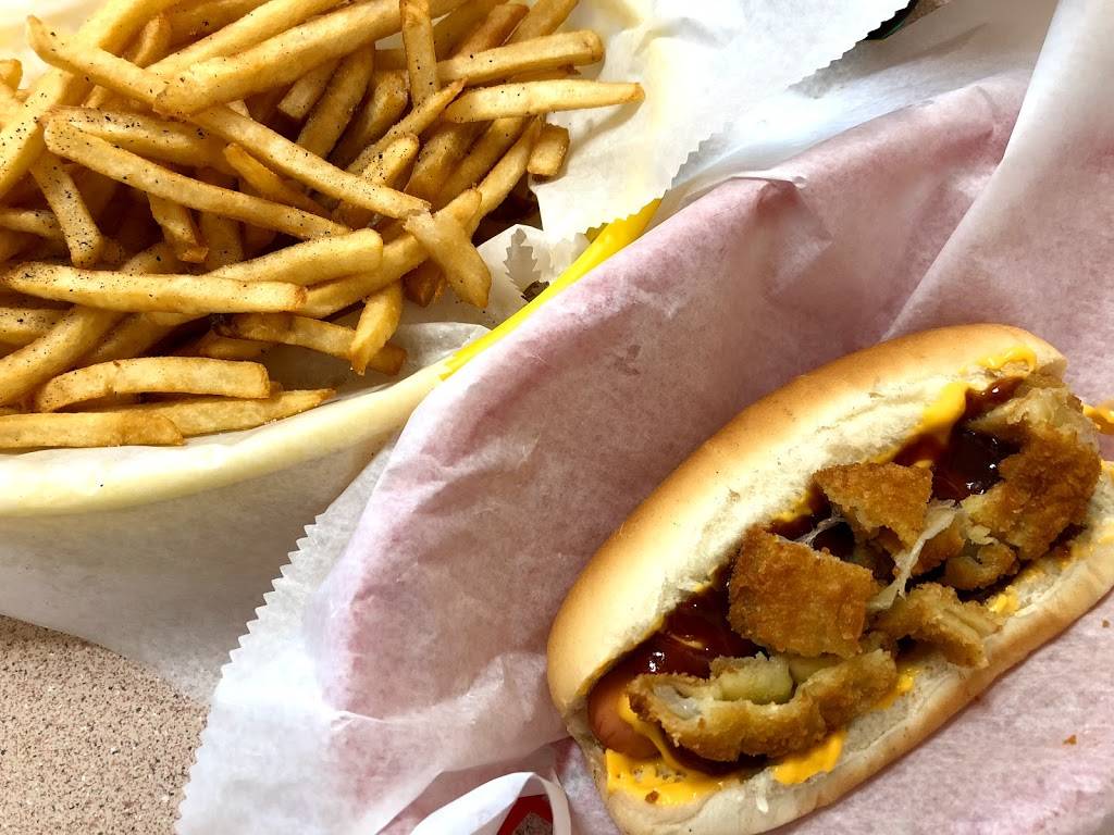 Weir Dogs | meal takeaway | 4850, 69 W Water St, Taunton, MA 02780, USA | 5088230616 OR +1 508-823-0616