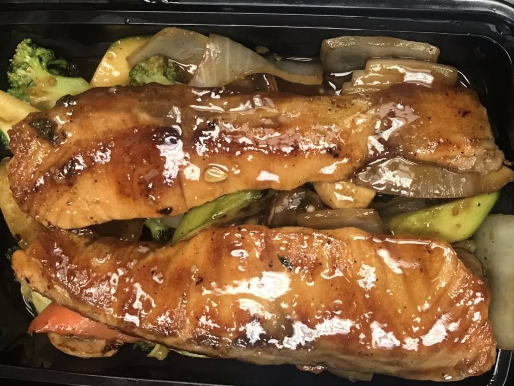 Yummy Yummy Family | restaurant | 250 E 204th St, Bronx, NY 10458, USA | 7185618888 OR +1 718-561-8888