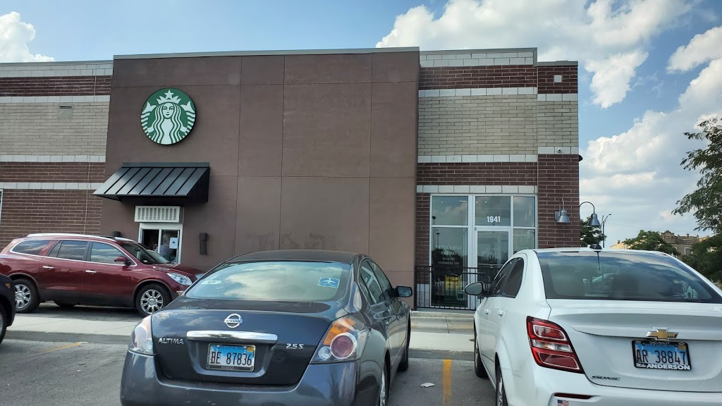 Starbucks | cafe | 1941 N Cicero Ave, Chicago, IL 60639, USA | 3128059970 OR +1 312-805-9970