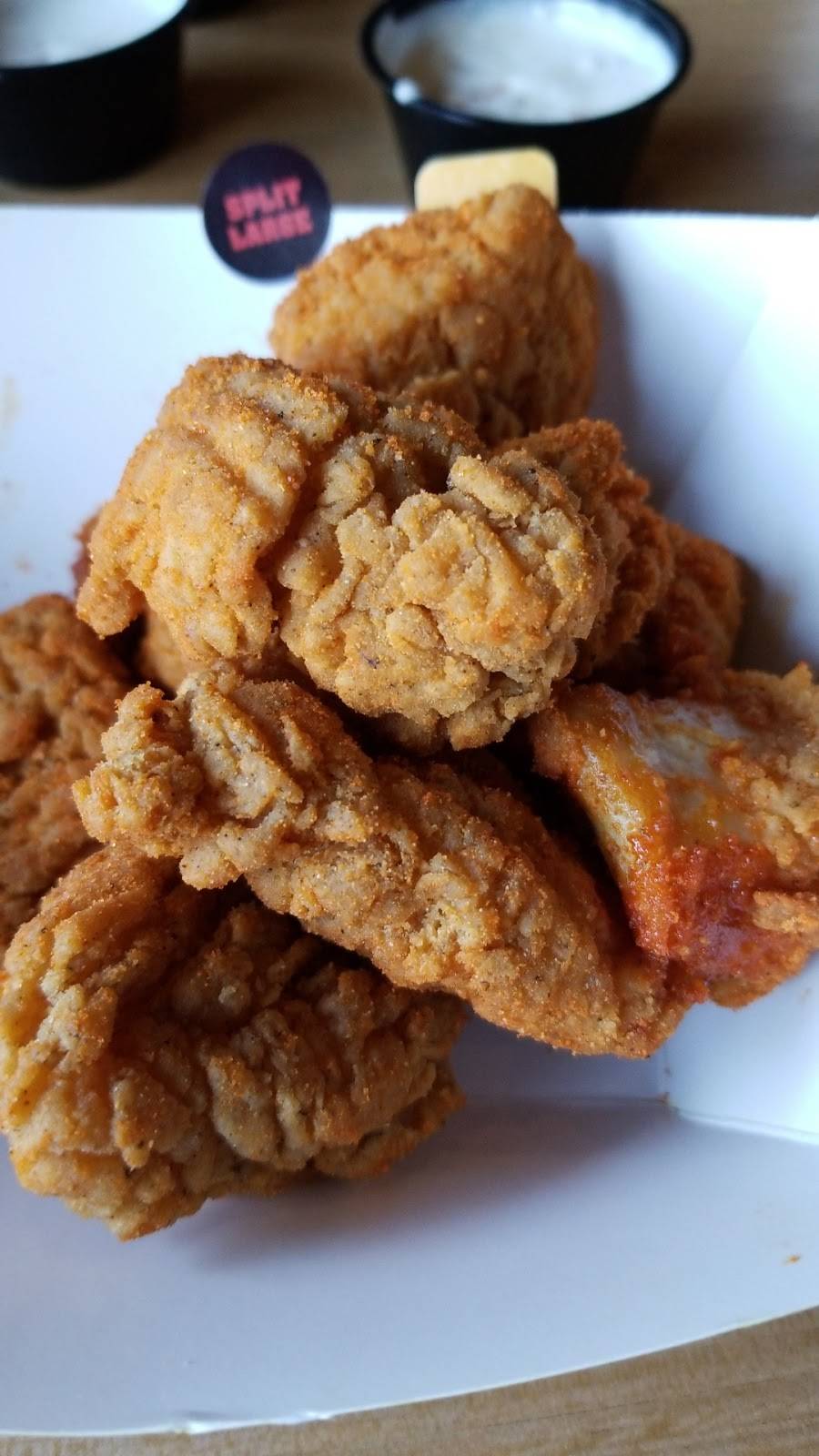 Buffalo Wild Wings | restaurant | 8171 S Howell Ave, Oak Creek, WI 53154, USA | 4145709464 OR +1 414-570-9464