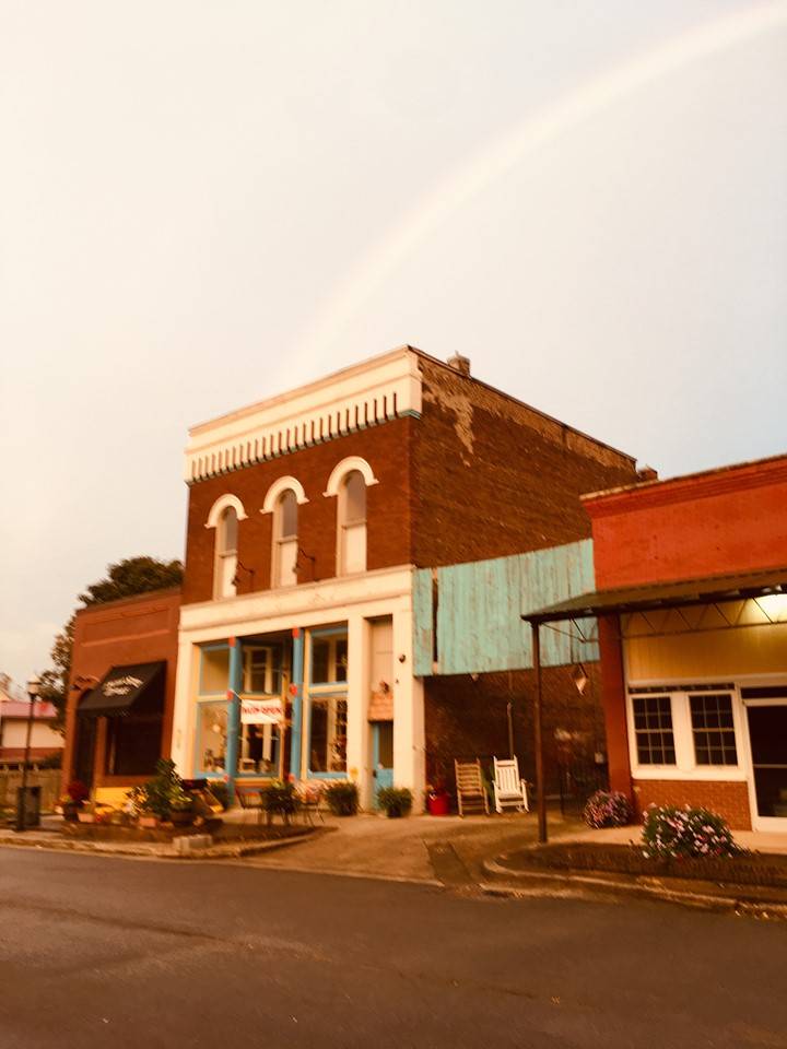 The River Bistro | restaurant | 4 Front St, Normandy, TN 37360, USA | 9318573900 OR +1 931-857-3900