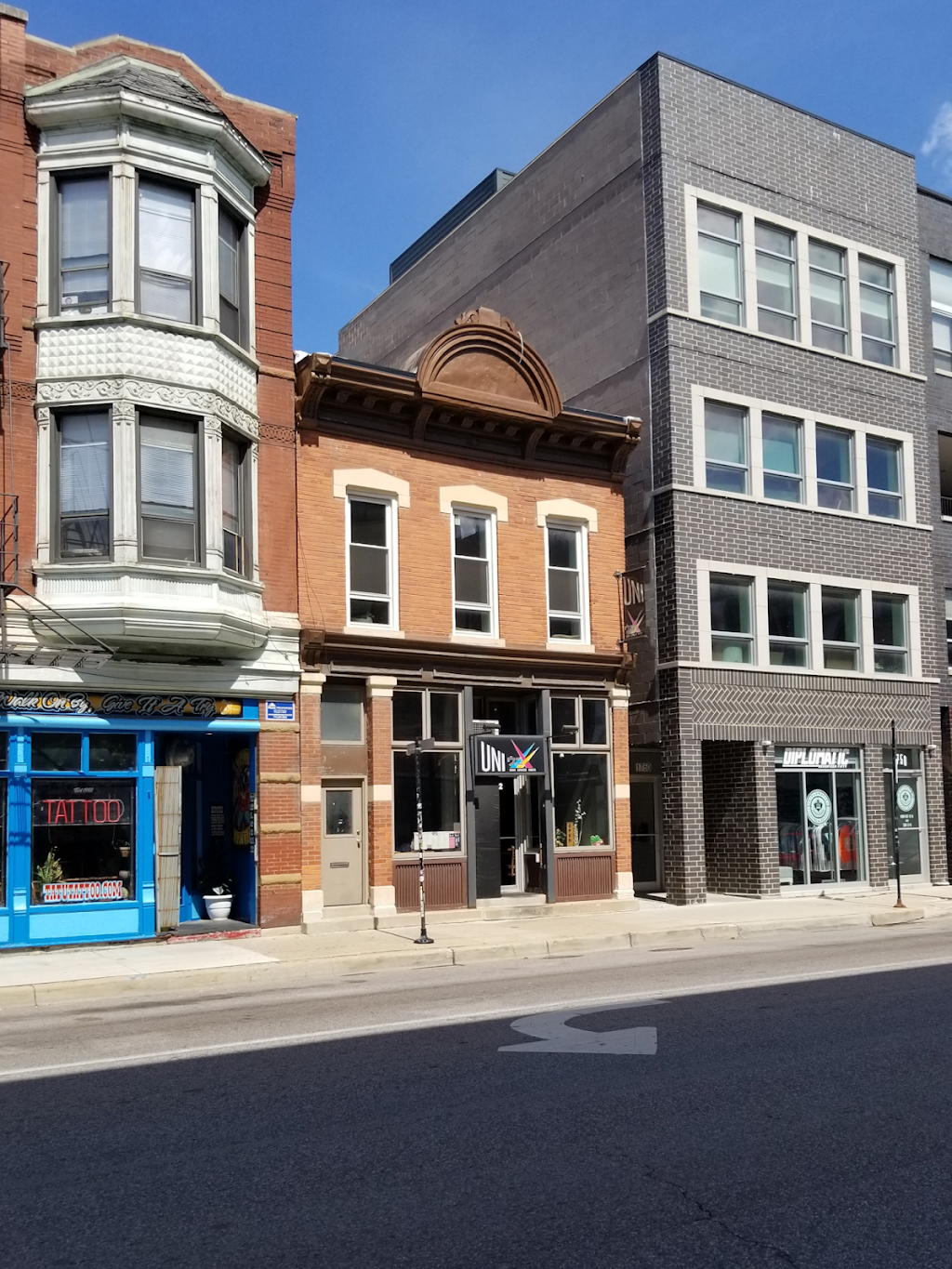 Uni Sushi | restaurant | 1752 W North Ave, Chicago, IL 60622, USA | 7732769899 OR +1 773-276-9899