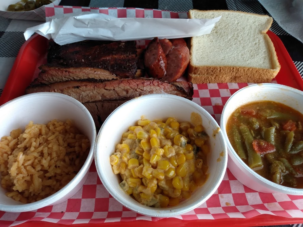 AAA BBQ | restaurant | 104 E Main St, Bishop, TX 78343, USA | 3612904600 OR +1 361-290-4600