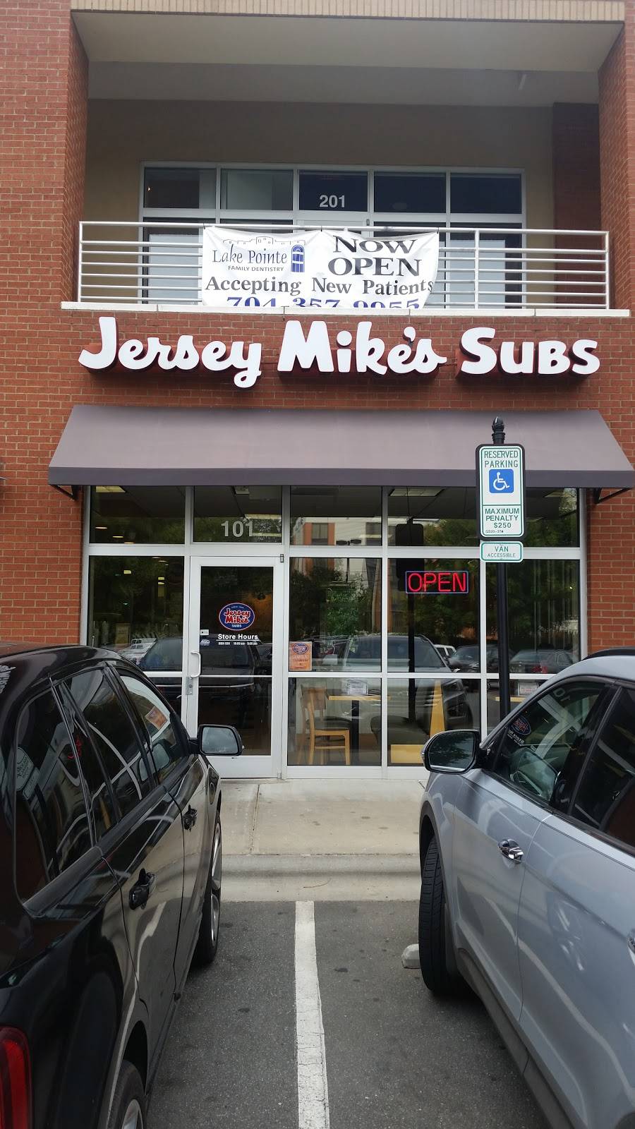 Jersey Mikes Subs | meal takeaway | 2908 Oak Lake Blvd #101, Charlotte, NC 28208, USA | 7043576453 OR +1 704-357-6453