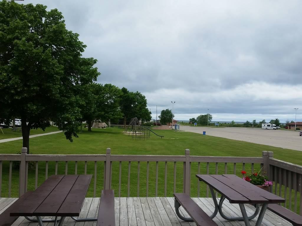 The Pavilion Grill | restaurant | 118 N Lake St, Rogers City, MI 49779, USA | 9897344897 OR +1 989-734-4897