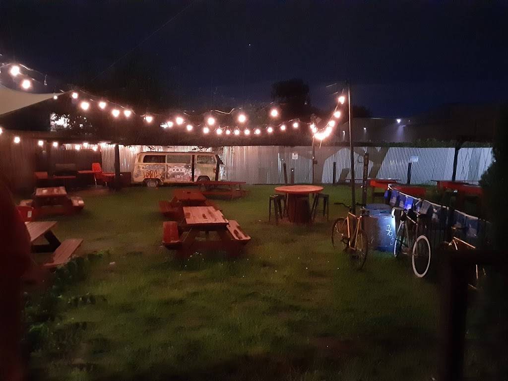 Saint Bernards Pub | restaurant | 3907 Canal St, Houston, TX 77003, USA | 7138427133 OR +1 713-842-7133