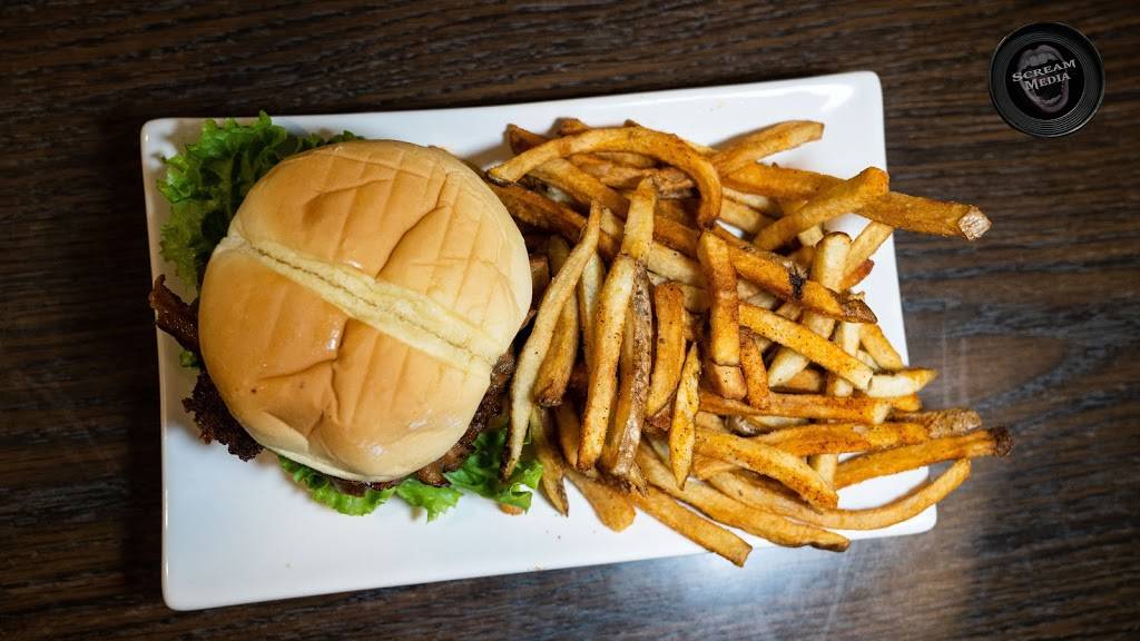 11:11 Burgers & Beignets | restaurant | 718 W Johnson St, Fond du Lac, WI 54935, USA | 9202668005 OR +1 920-266-8005