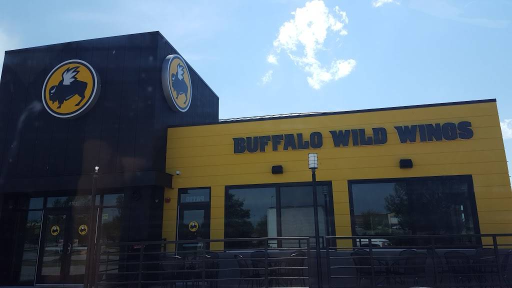 Buffalo Wild Wings | meal takeaway | 8701 Andermatt Dr, Lincoln, NE 68526, USA | 4024882999 OR +1 402-488-2999