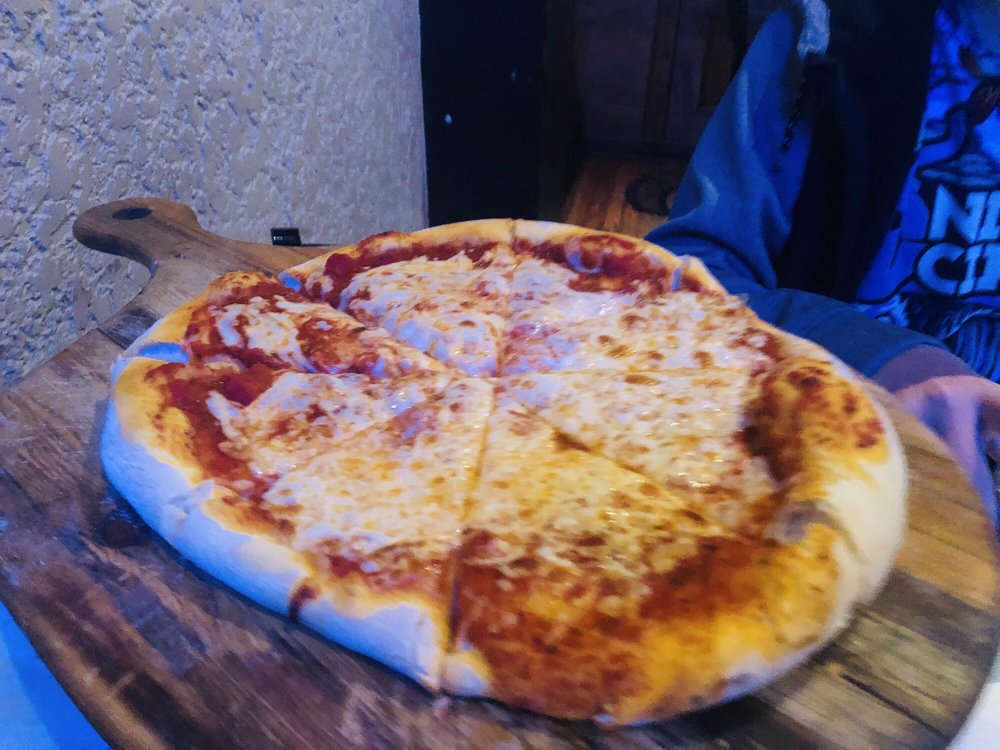 Roxies on Grand | restaurant | 221 Grand Ave, Laramie, WY 82070, USA | 3077454577 OR +1 307-745-4577