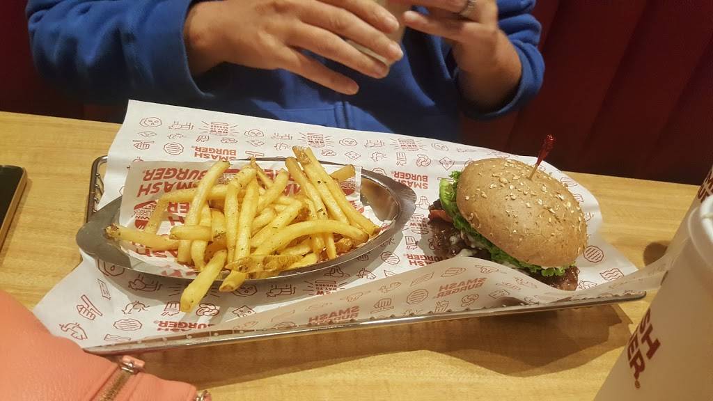 Smashburger | restaurant | 1000 Bald Hill Rd, Warwick, RI 02886, USA | 4013812298 OR +1 401-381-2298