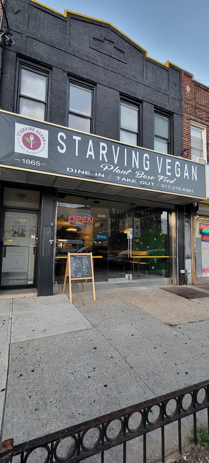 Starving Vegan | restaurant | 1865 Flatbush Ave, Brooklyn, NY 11210, USA | 9172166981 OR +1 917-216-6981