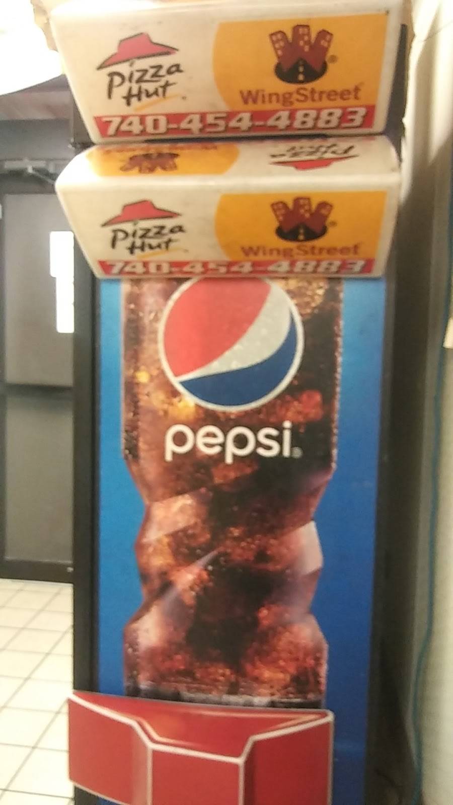 Pizza Hut | restaurant | 143 N Maysville Ave, Zanesville, OH 43701, USA | 7404544883 OR +1 740-454-4883