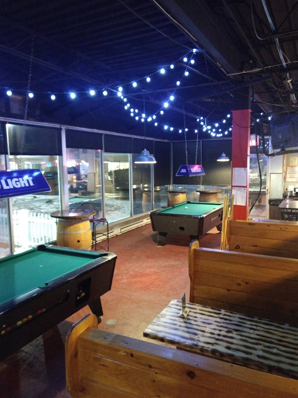 Zeppelin Bar and Grill | restaurant | 1101 W Bond St, Lincoln, NE 68521, USA | 4024741101 OR +1 402-474-1101