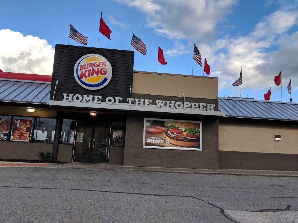 Burger King | restaurant | 685 McCartney Rd, Youngstown, OH 44505, USA | 3307434304 OR +1 330-743-4304