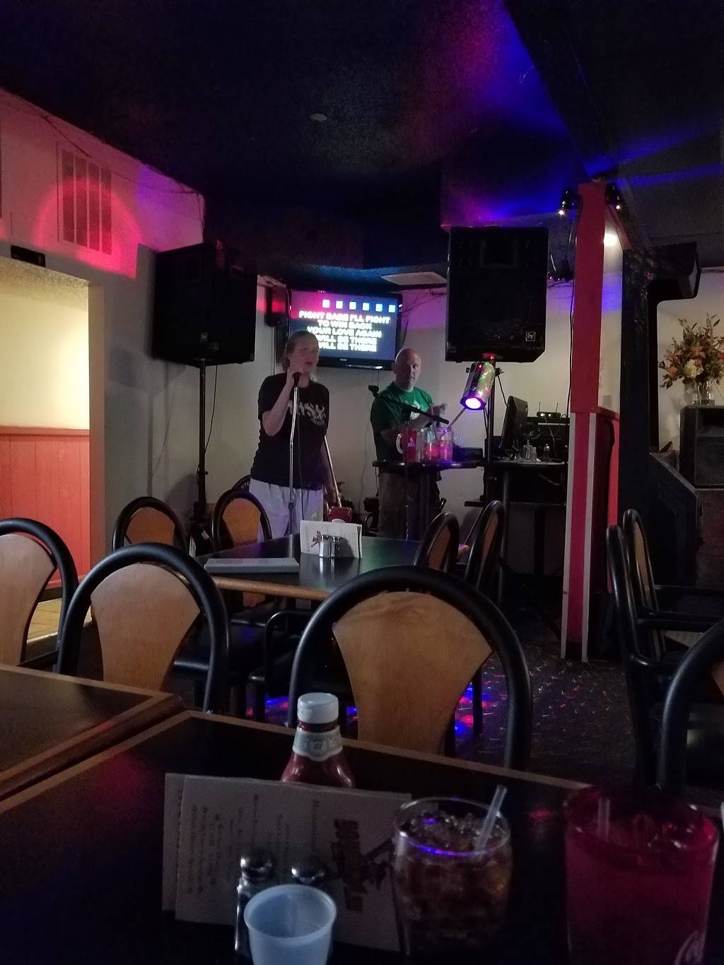 Keetons Double Play | restaurant | 4944 Christy Blvd, St. Louis, MO 63116, USA | 3143516000 OR +1 314-351-6000