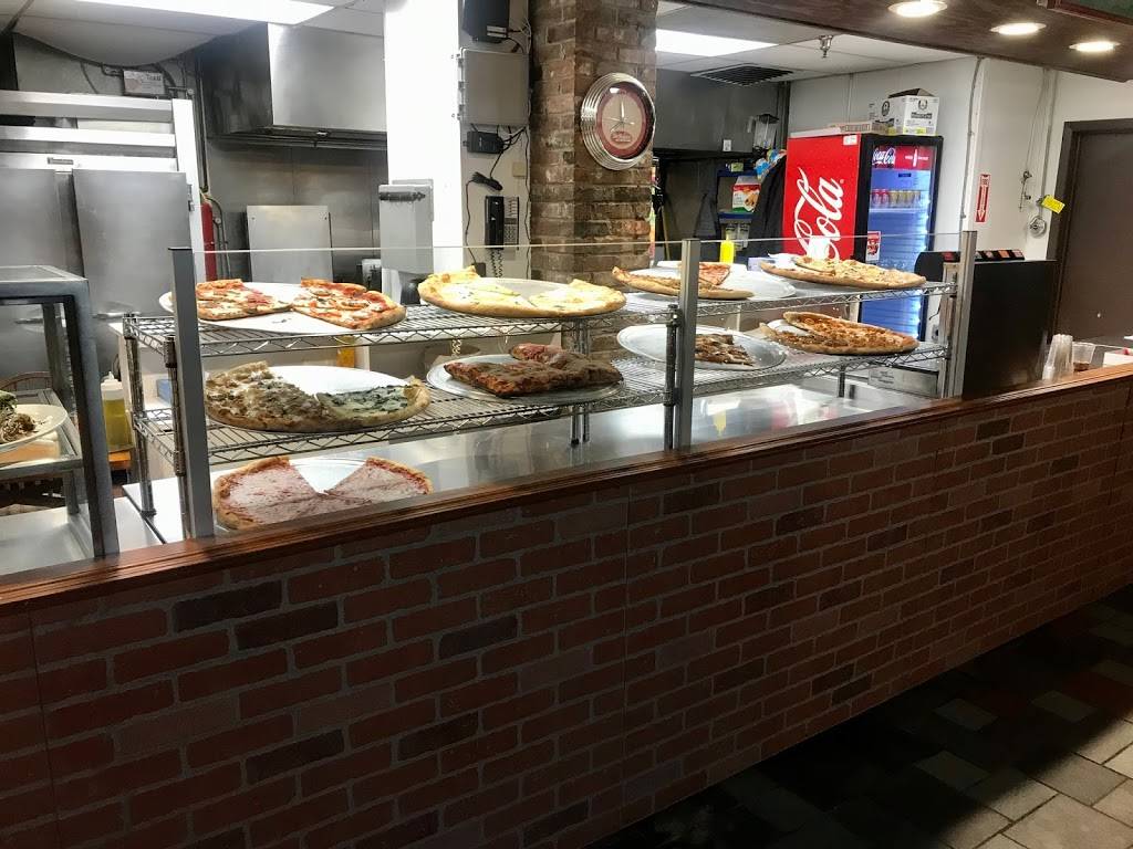 Mangia Pizza at the Fireplace | restaurant | 718 NJ-17 N, Paramus, NJ 07652, USA | 2014454100 OR +1 201-445-4100