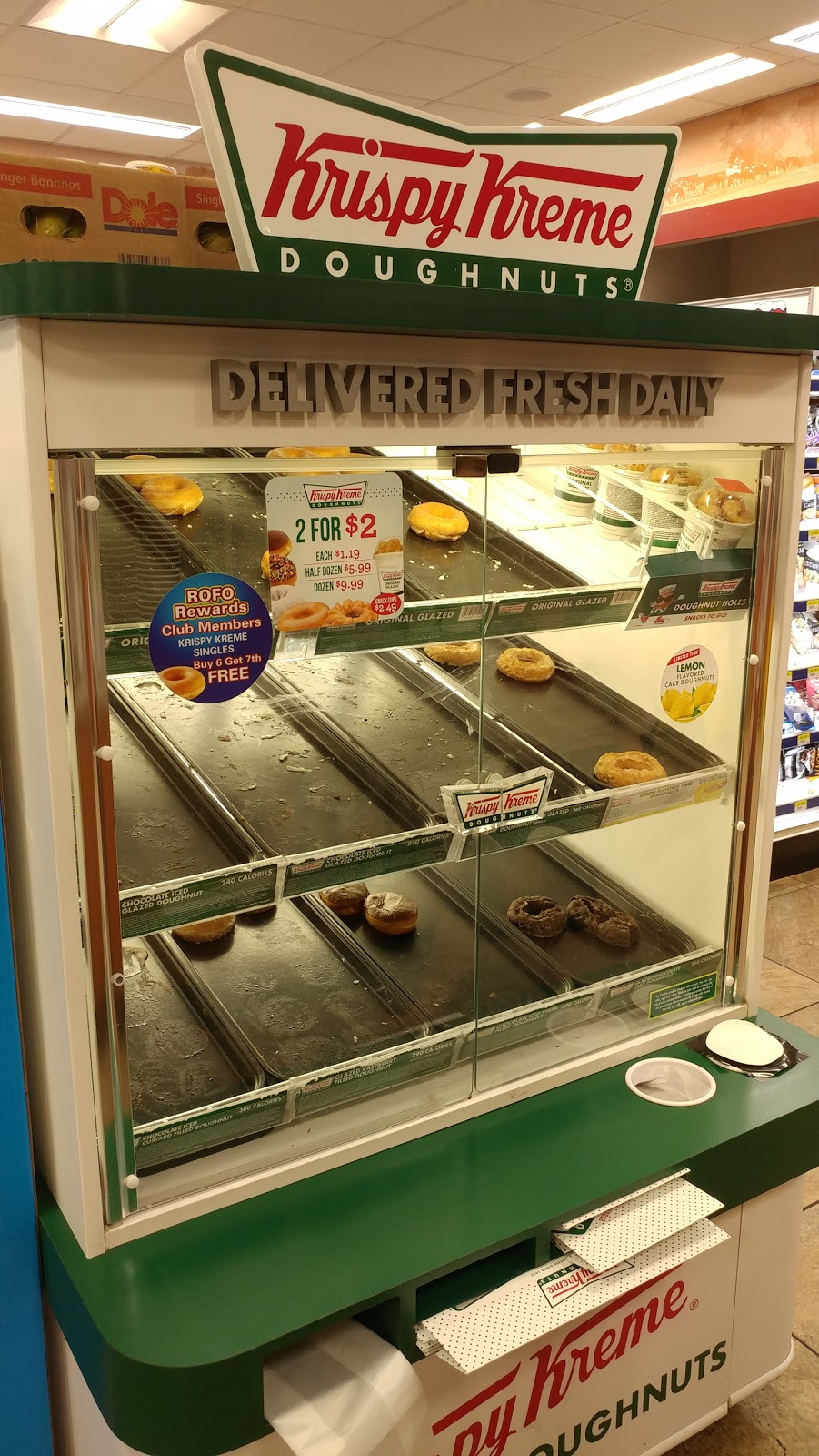 Royal Farms | meal takeaway | 2050 Fleet St, Baltimore, MD 21231, USA | 4103874330 OR +1 410-387-4330