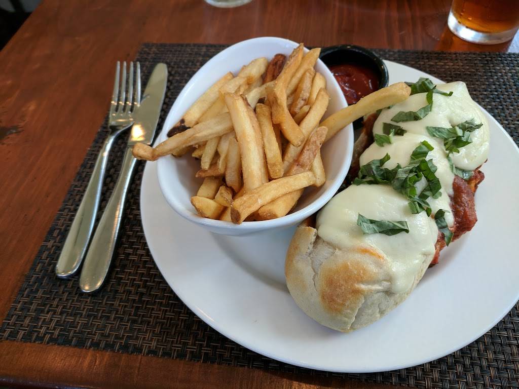 Buffalos | restaurant | 19 Village Park Square, Bluffton, SC 29910, USA | 8437066630 OR +1 843-706-6630