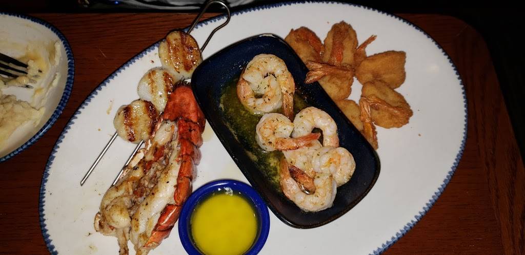Red Lobster | restaurant | 2275 Lincoln Hwy, Langhorne, PA 19047, USA | 2159435350 OR +1 215-943-5350