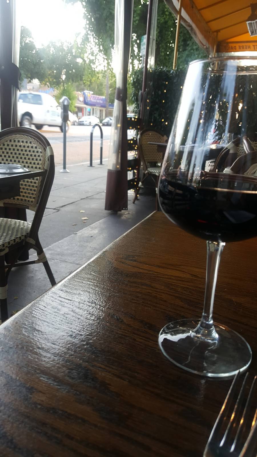 La Cava | restaurant | 13565 Ventura Blvd, Sherman Oaks, CA 91423, USA | 8189811517 OR +1 818-981-1517