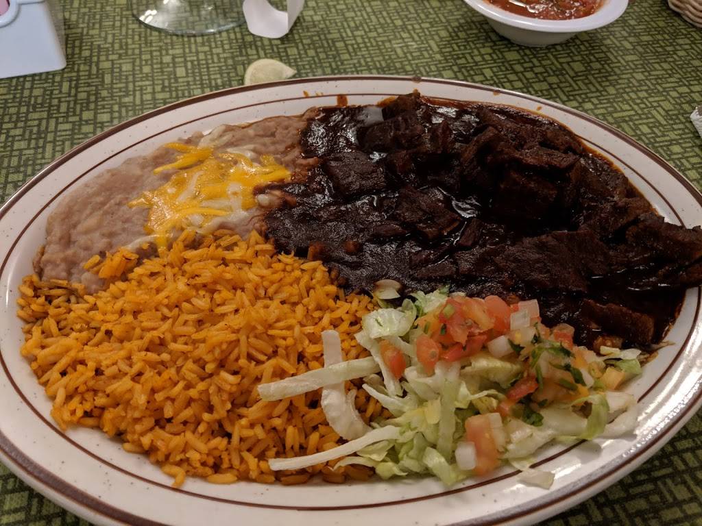 Mariachis | restaurant | 2922 N Center St, Maryville, IL 62062, USA | 6182886300 OR +1 618-288-6300