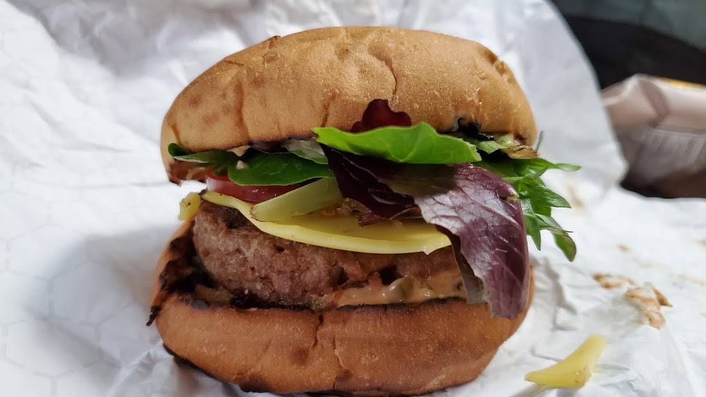 On the Bus | restaurant | 400 N Water St, Milwaukee, WI 53202, USA | 4142048585 OR +1 414-204-8585