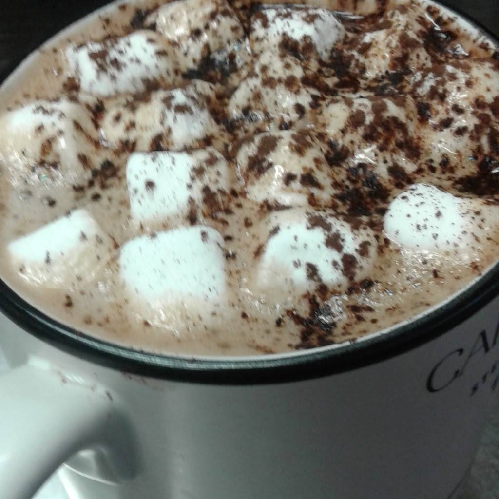 Lakewood Cafe | cafe | 13451 Riverside Dr E, Windsor, ON N8N 2M8, Canada | 5195516889 OR +1 519-551-6889