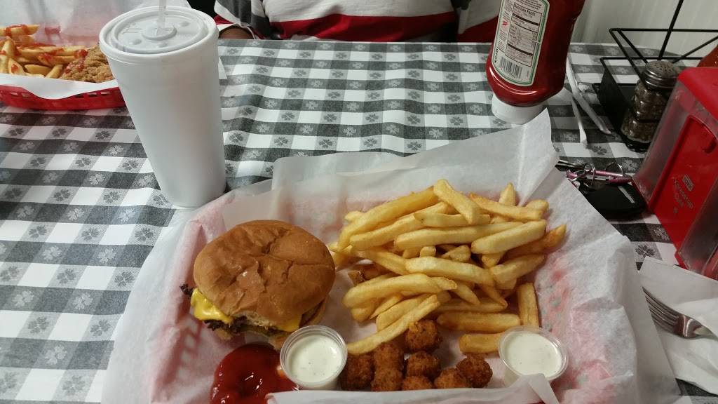 Hayden Drive-In | restaurant | 807 W Maud St, Poplar Bluff, MO 63901, USA | 5737854705 OR +1 573-785-4705