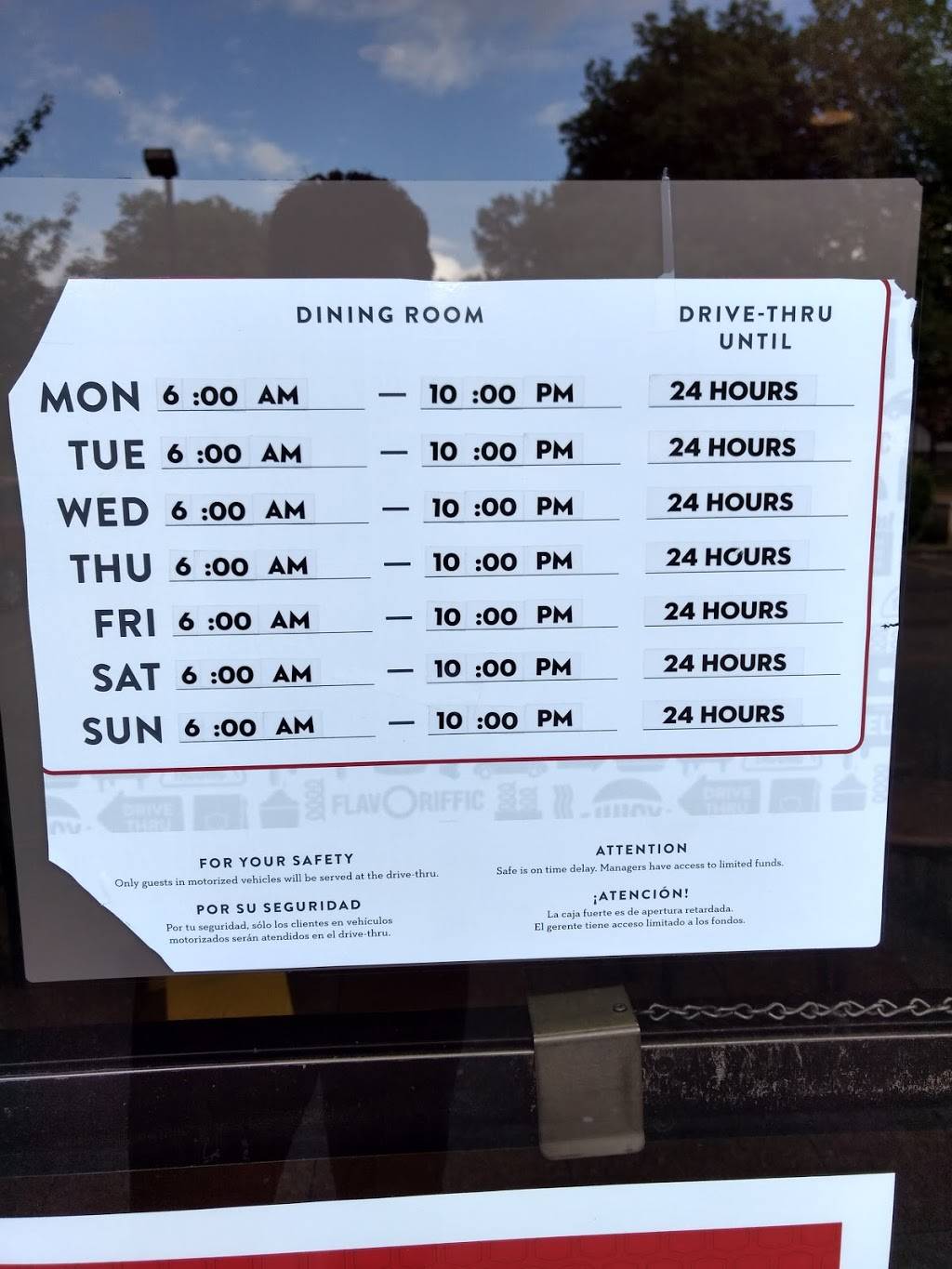 Jack in the Box | restaurant | 16400 W Valley Hwy, Tukwila, WA 98188, USA | 4252355060 OR +1 425-235-5060