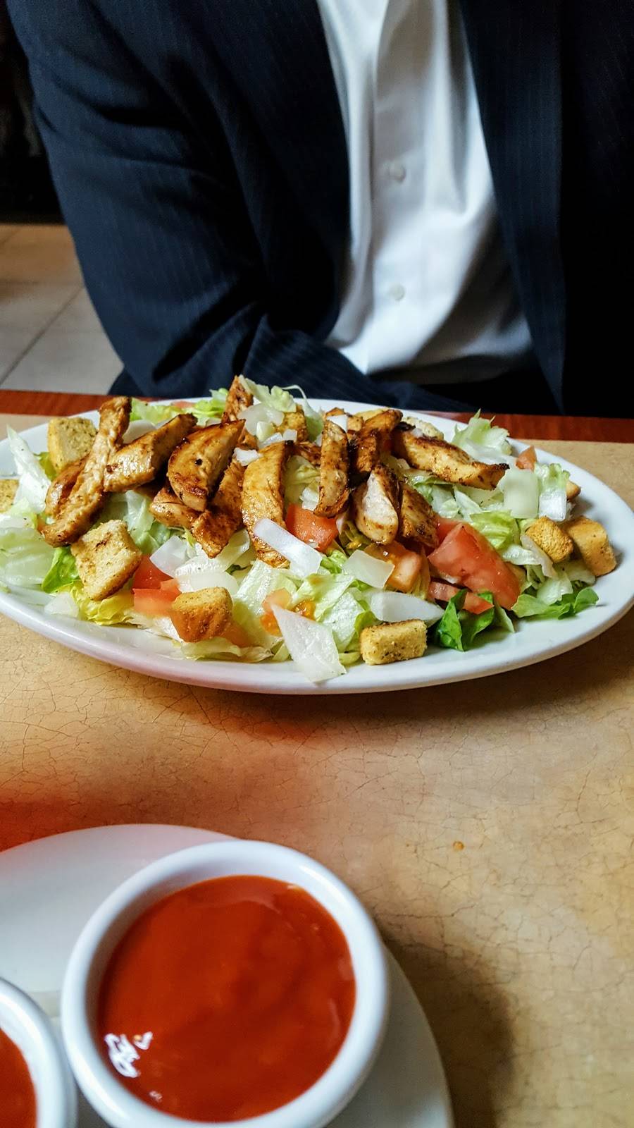 T&T Diner | restaurant | 2234 Green Bay Rd, North Chicago, IL 60064, USA | 2246373572 OR +1 224-637-3572