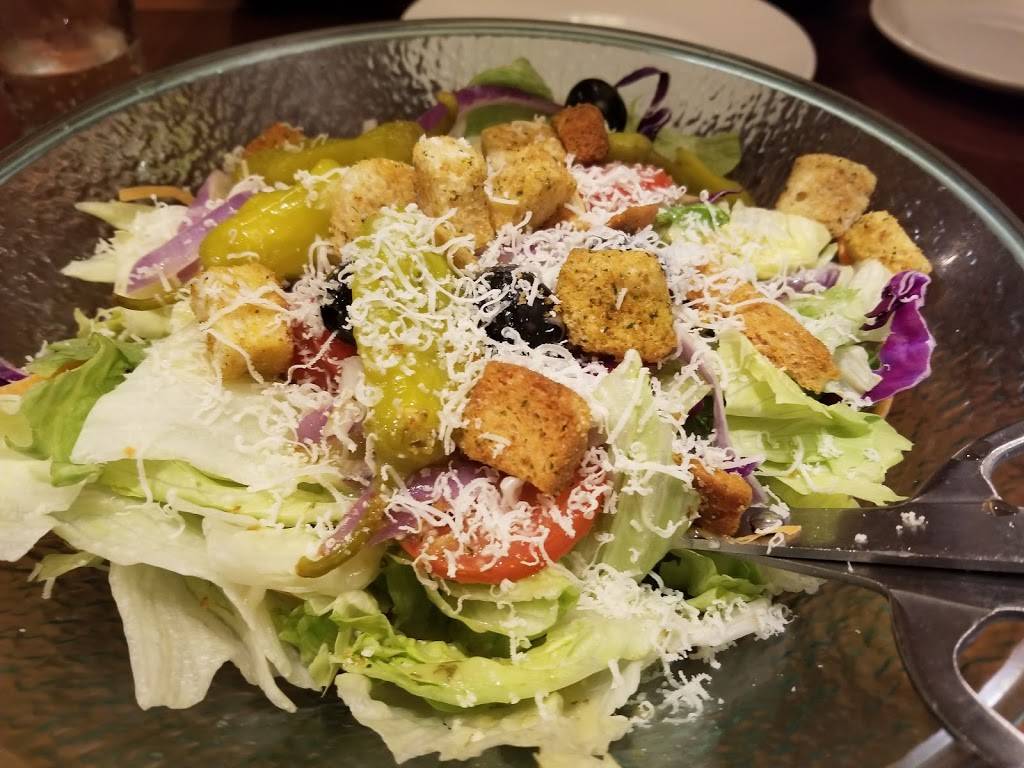 Olive Garden Italian Restaurant | meal takeaway | 11425 Pines Blvd, Pembroke Pines, FL 33026, USA | 9544325529 OR +1 954-432-5529