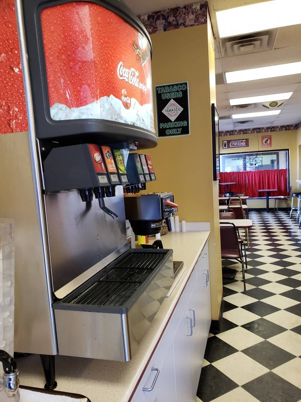 Tommys Chicago Dogs Subs Soup | restaurant | 3701 Durand Ave, Racine, WI 53405, USA | 2625547624 OR +1 262-554-7624